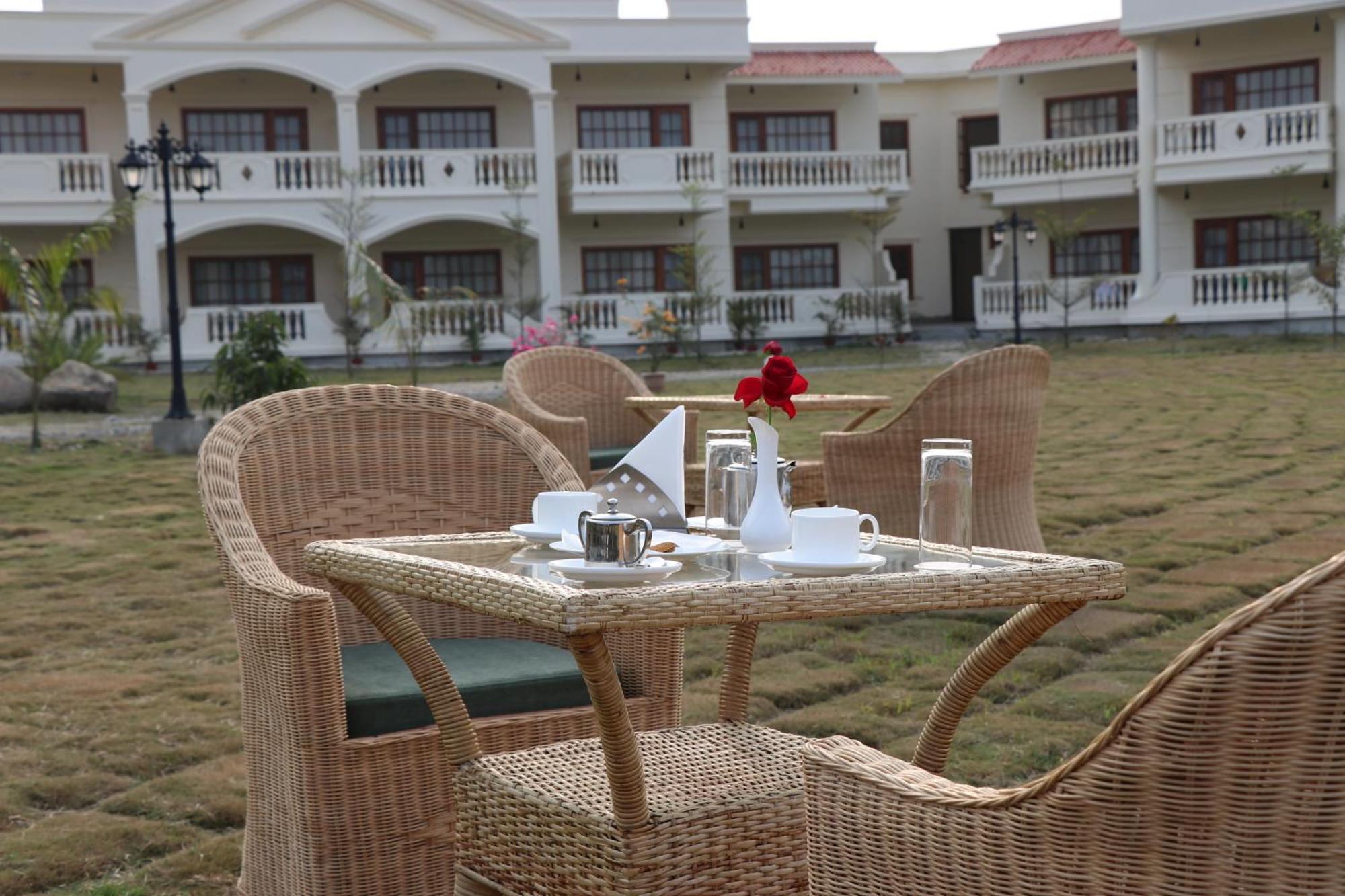 Royale De' Casa Resort กาซิรังคา ภายนอก รูปภาพ