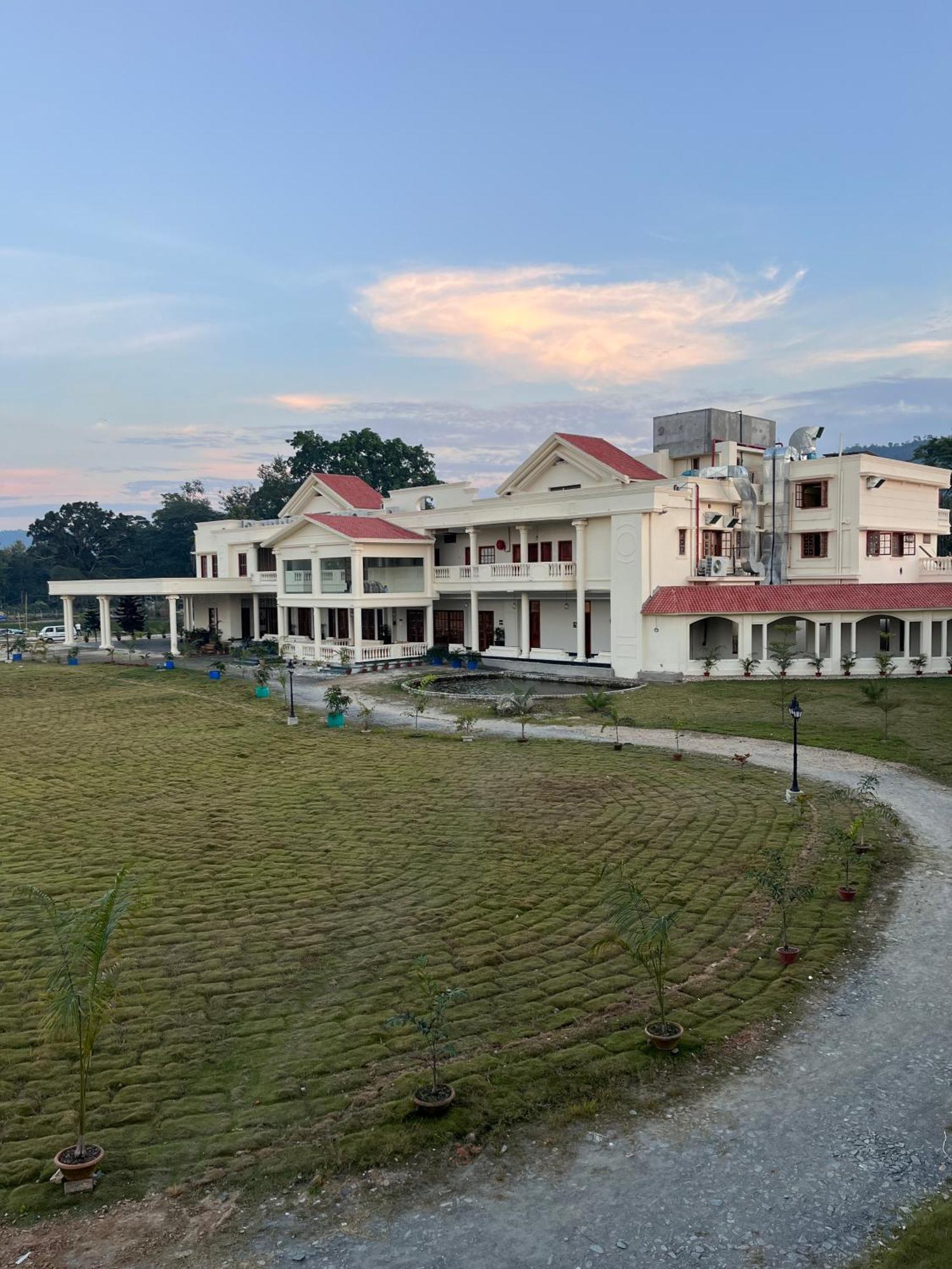 Royale De' Casa Resort กาซิรังคา ภายนอก รูปภาพ