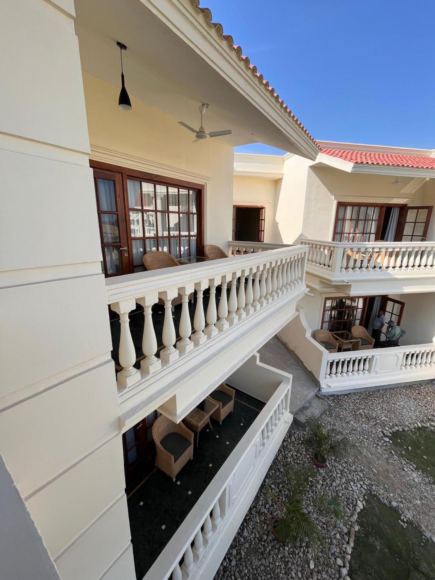 Royale De' Casa Resort กาซิรังคา ภายนอก รูปภาพ