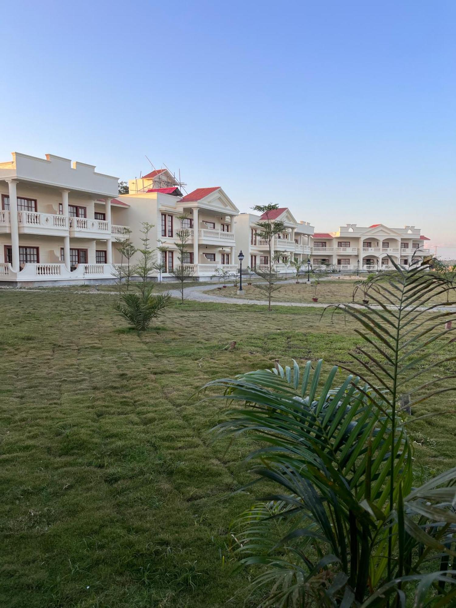Royale De' Casa Resort กาซิรังคา ภายนอก รูปภาพ